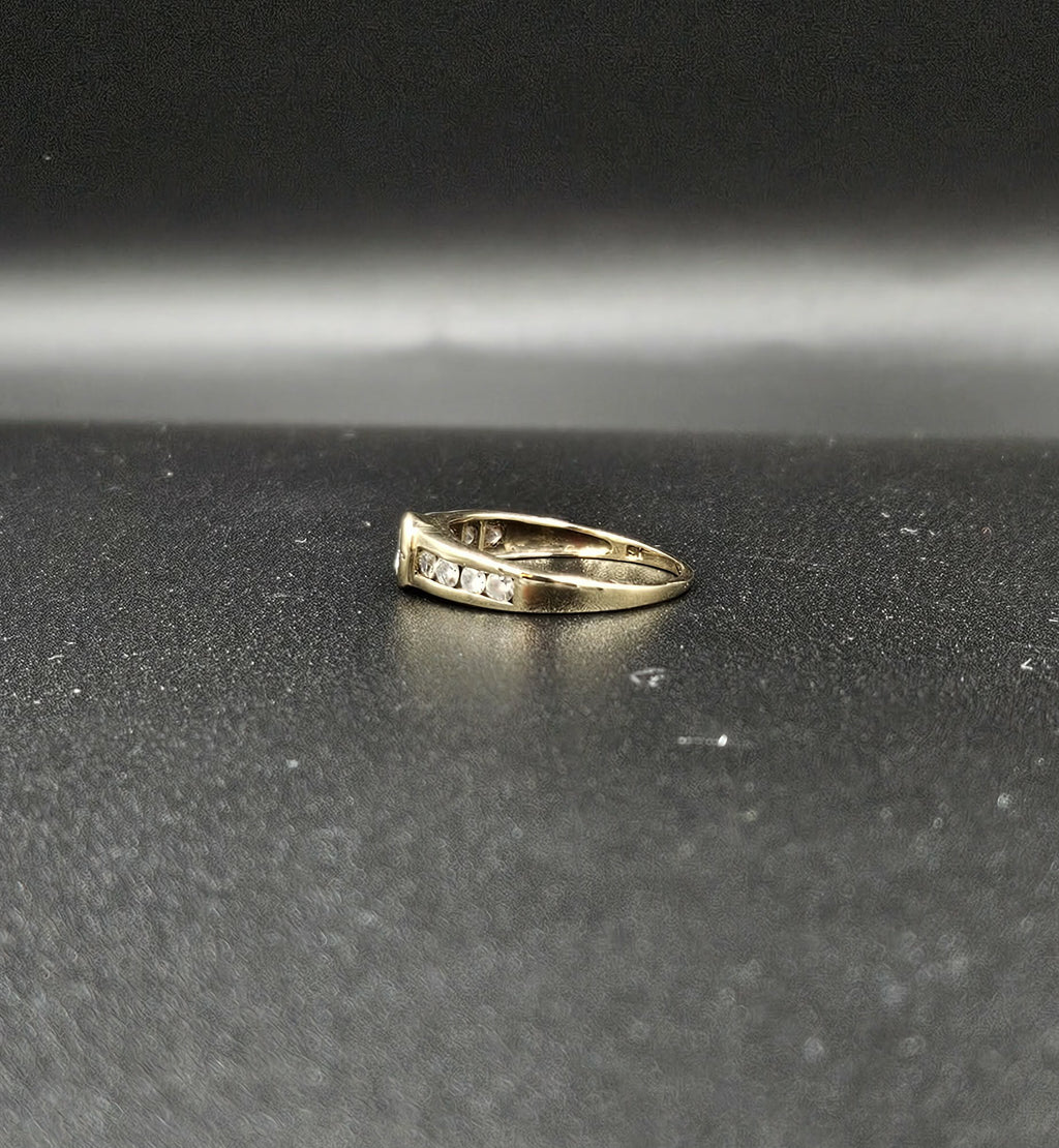 9ct Gold Cubic Zirconia Ring