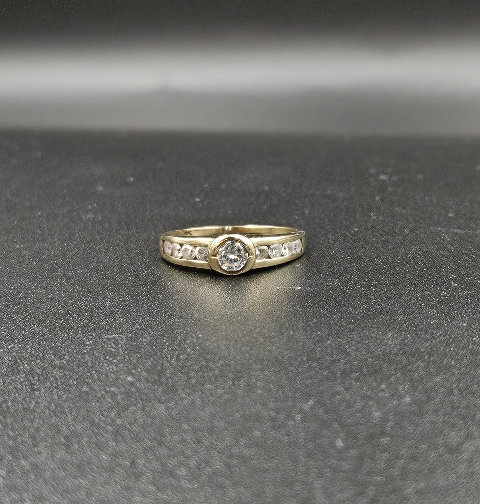 9ct Gold Cubic Zirconia Ring