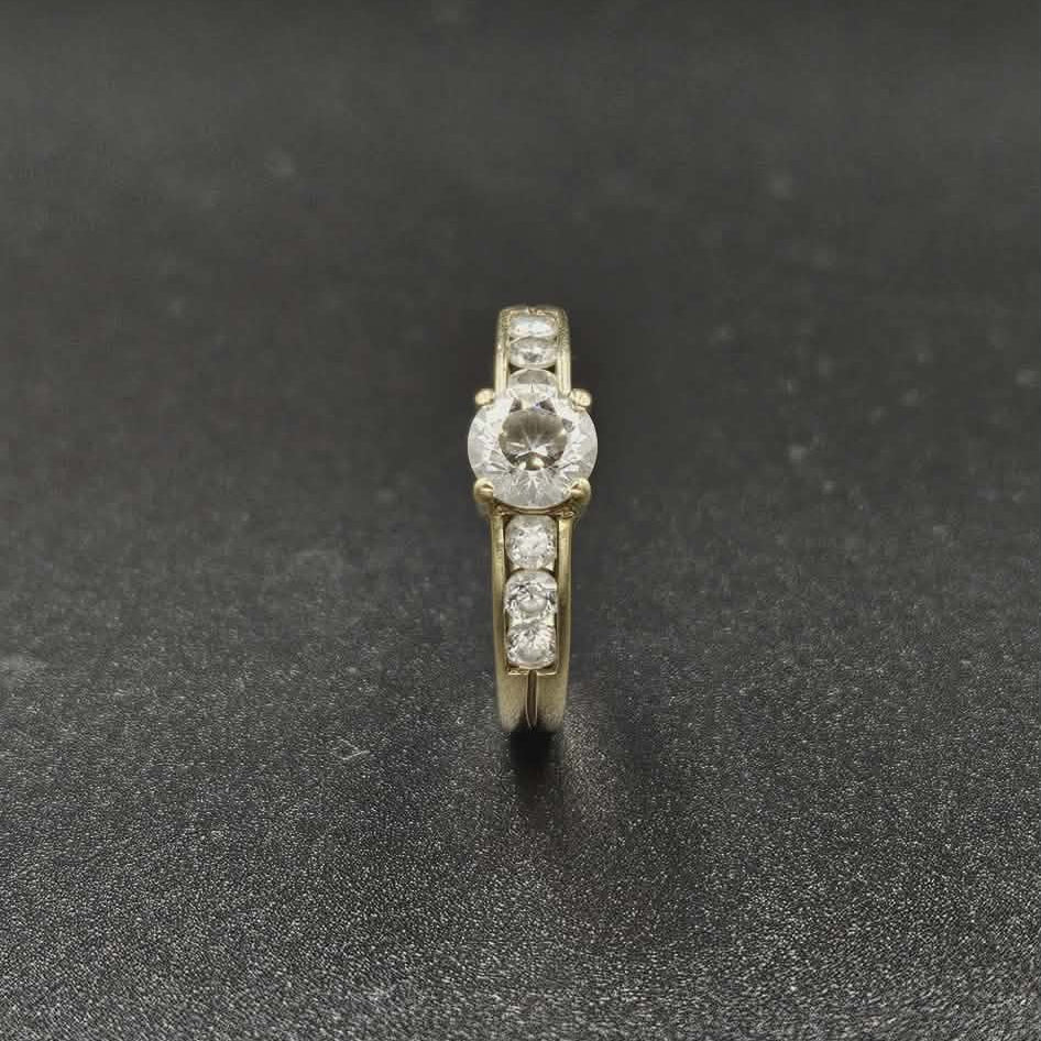 9ct Gold cubic zirconia Ring