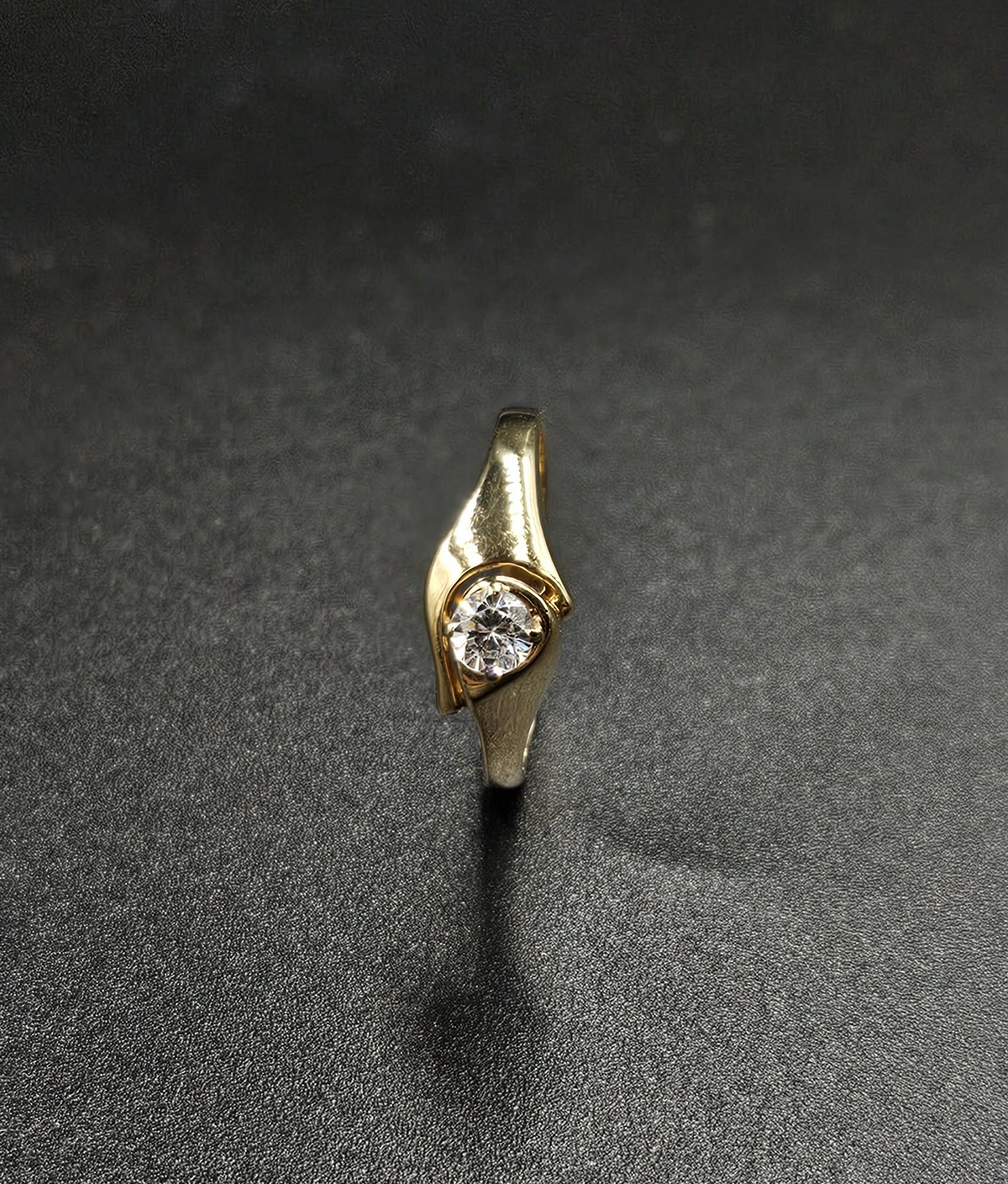 9ct Yellow Gold Cubic Zirconia Ring