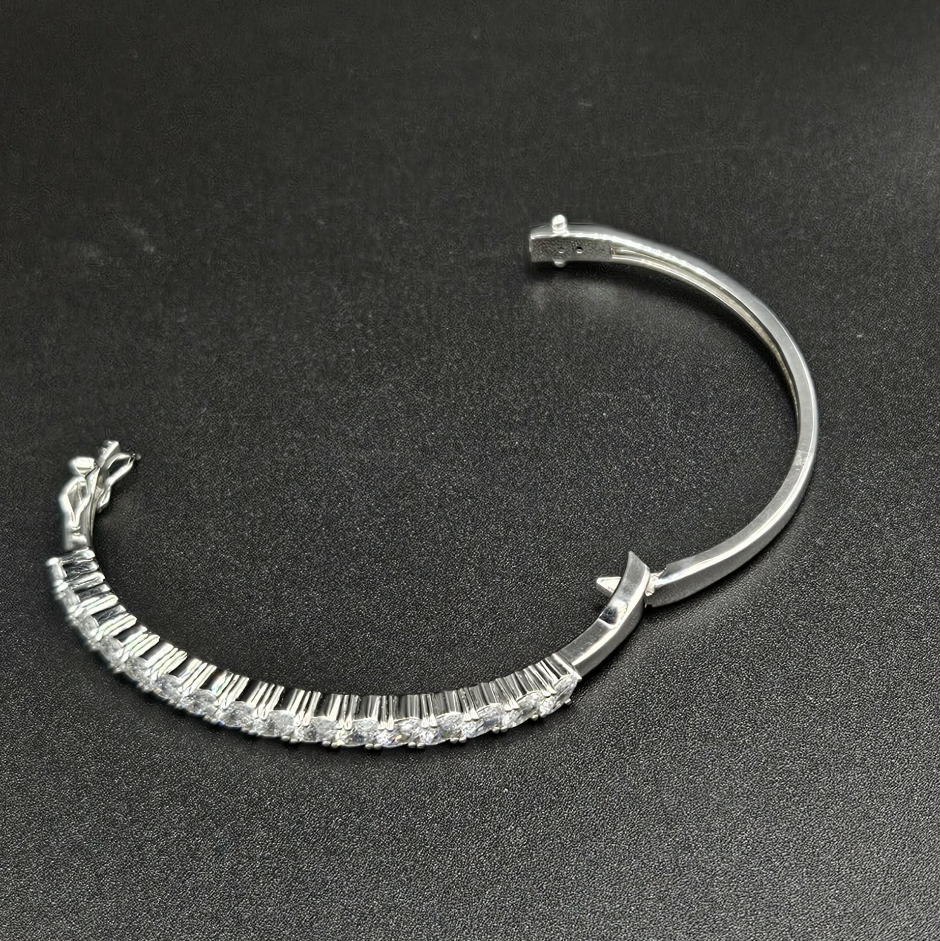 Sterling Silver Cubic Zirconia Brand New Bangle