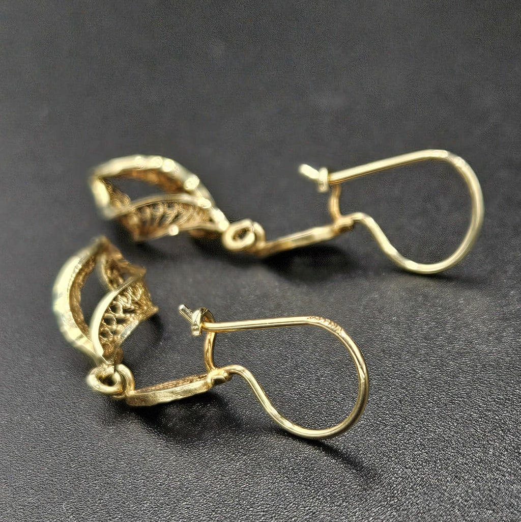 9ct Yellow Gold Dangle earrings