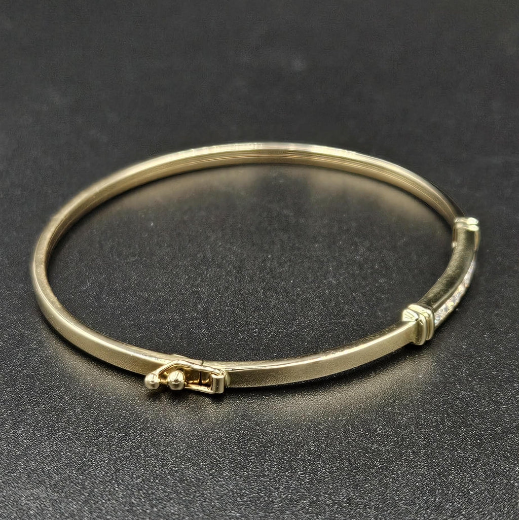 9ct Yellow Gold 10 Diamond Bangle