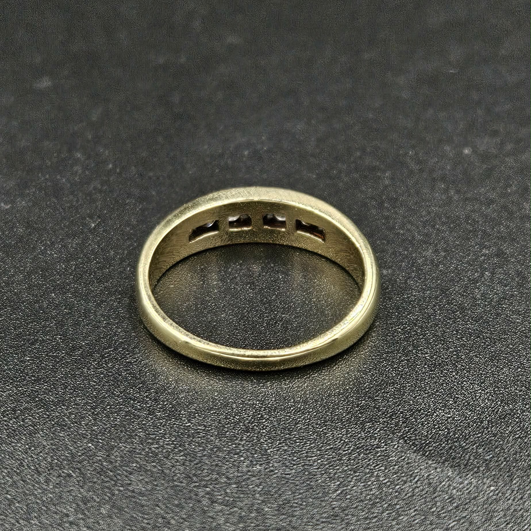 9ct Yellow Gold Diamond Size P Ring