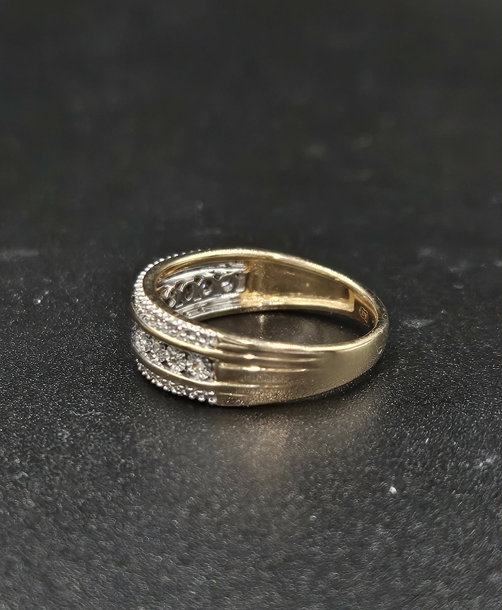 9ct Yellow Gold Diamond Ring