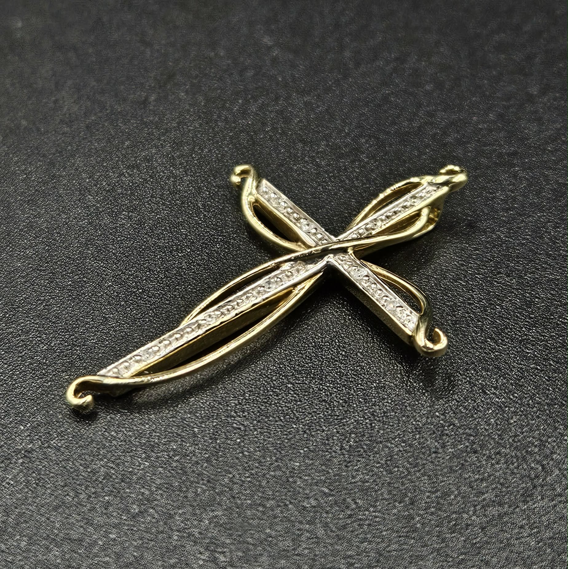 9ct Yellow Gold Diamond Twisted Cross Design