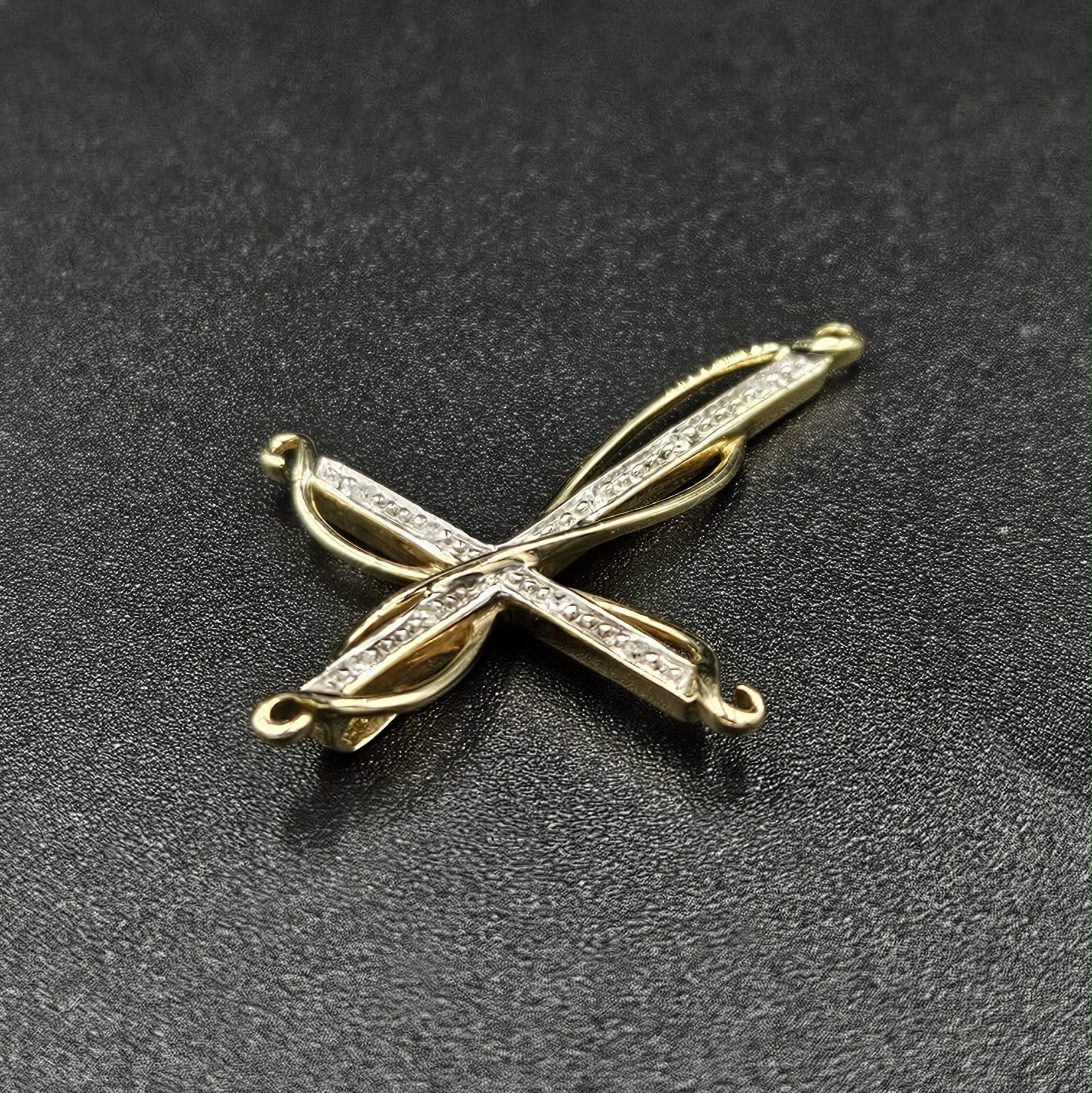 9ct Yellow Gold Diamond Twisted Cross Design
