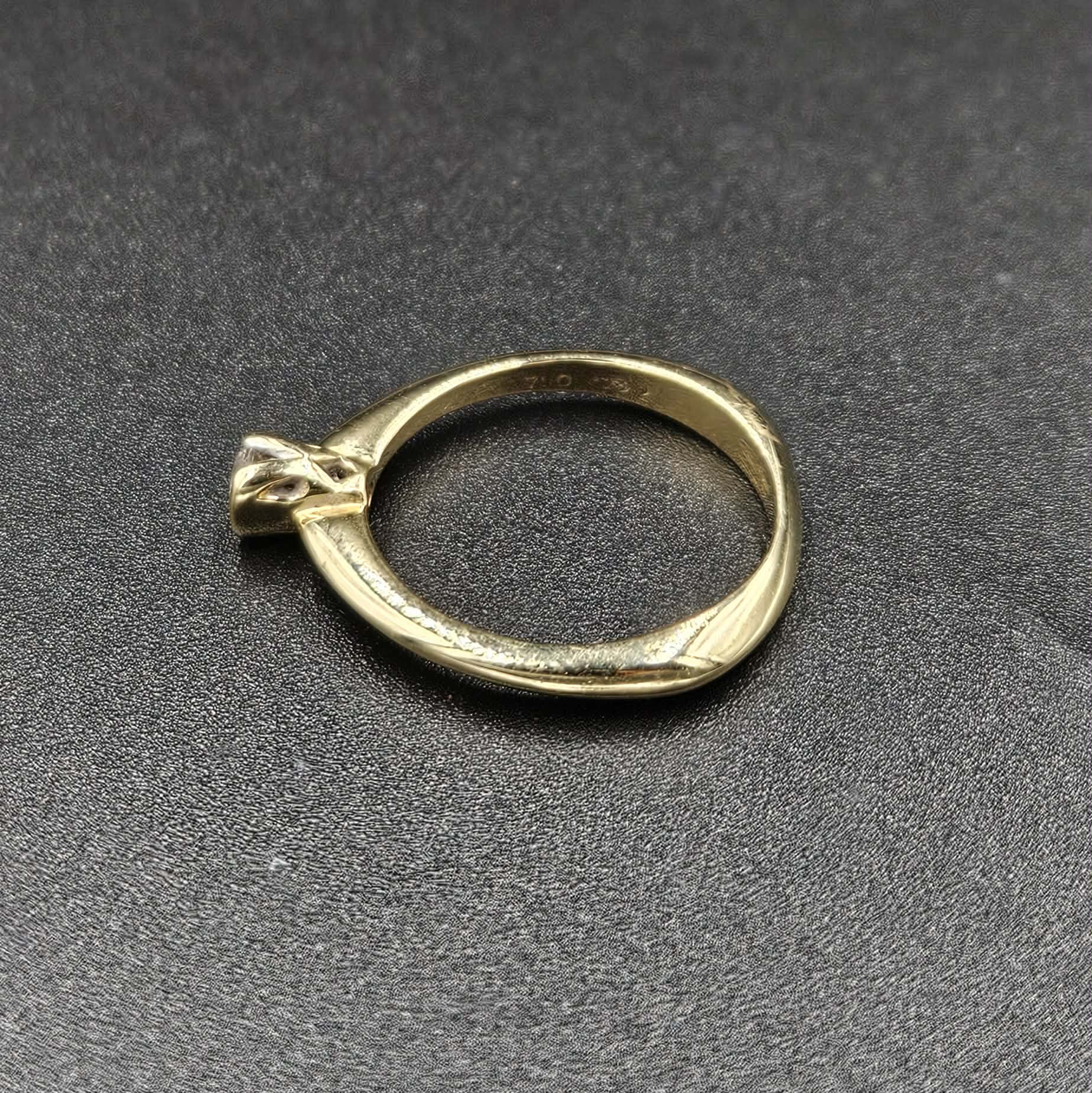 18ct Yellow Gold Diamond Band Ring