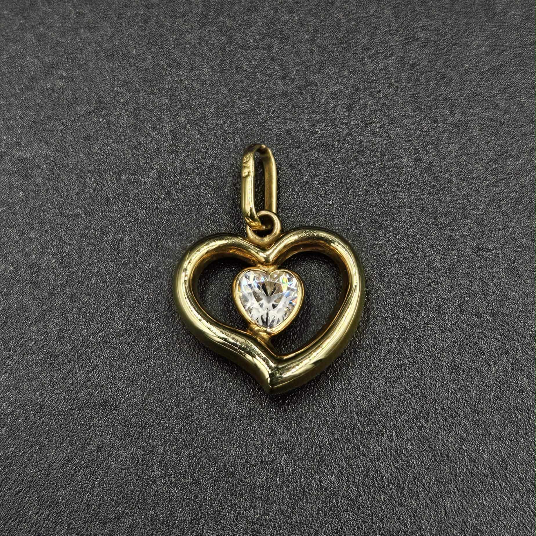 9ct Yellow Gold Cubic Zirconia Heart Pendant