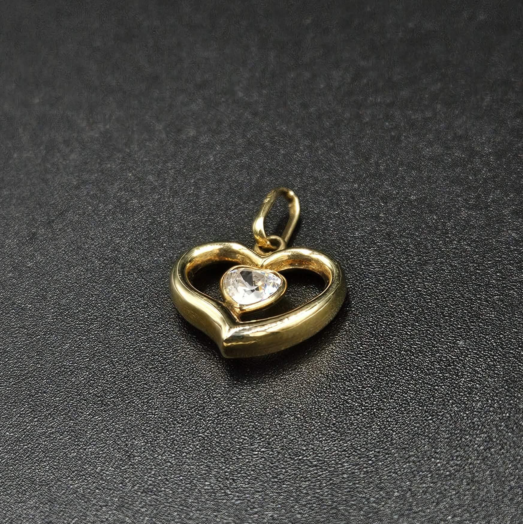 9ct Yellow Gold Cubic Zirconia Heart Pendant