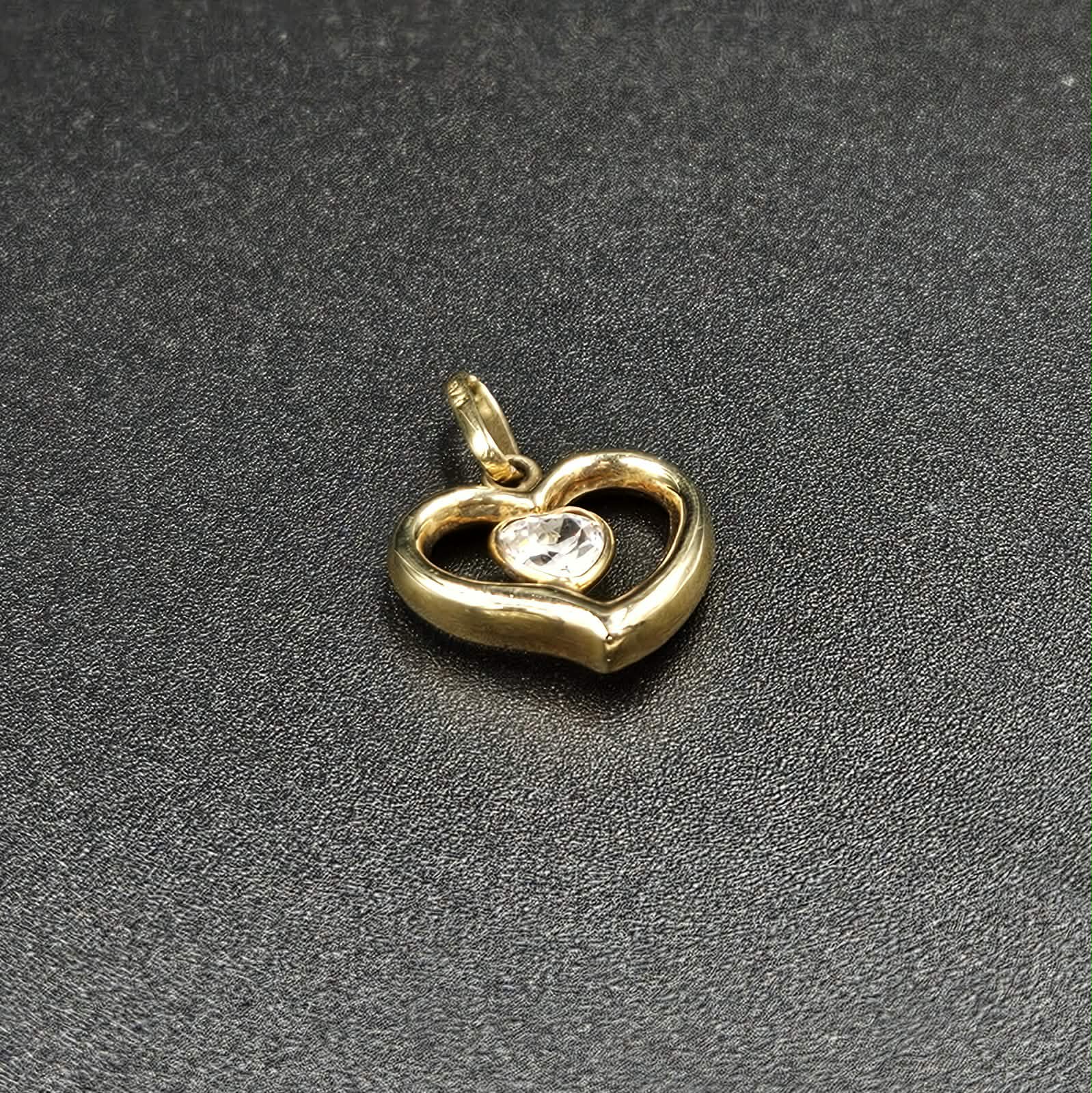 9ct Yellow Gold Cubic Zirconia Heart Pendant