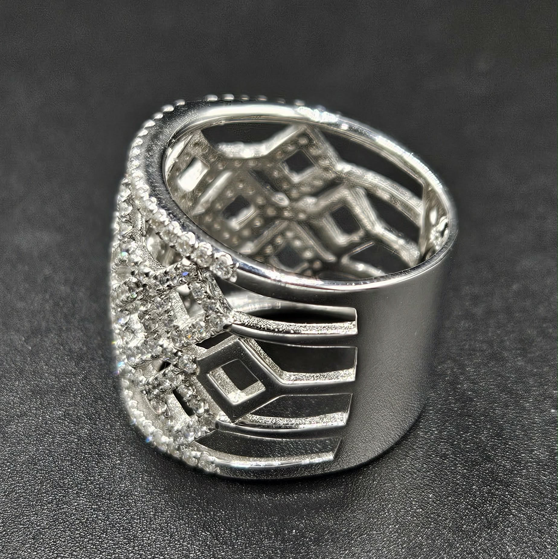 Brand New 925 Sterling Silver Cubic Zirconia Band Ring