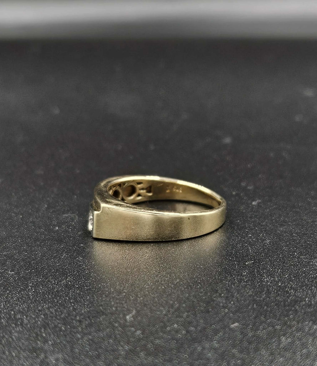 9ct Yellow Gold Diamond Ring