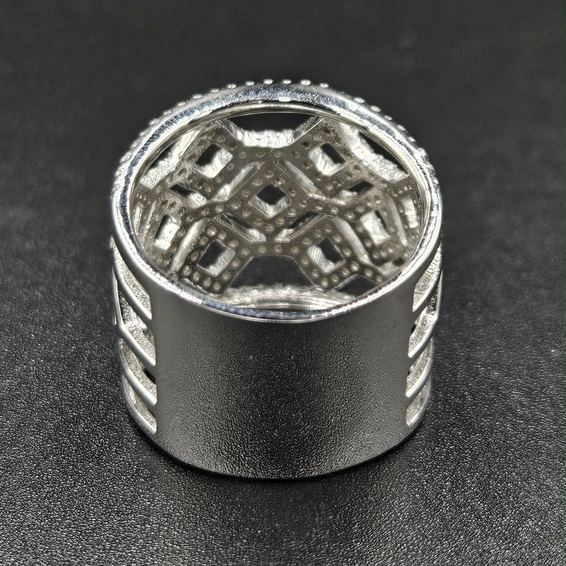 Brand New 925 Sterling Silver Cubic Zirconia Band Ring