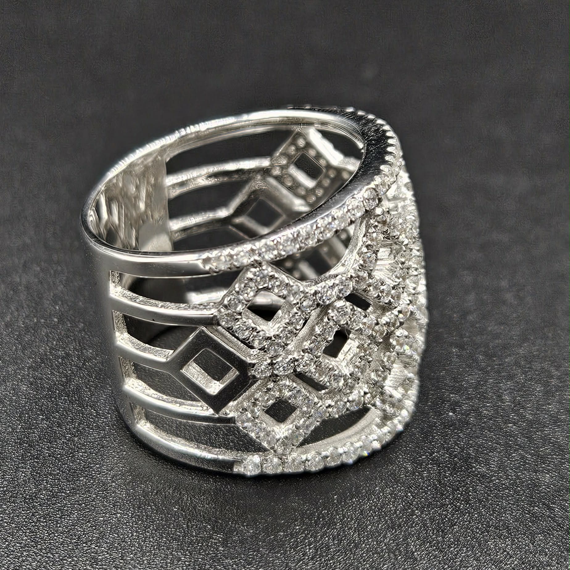 Brand New 925 Sterling Silver Cubic Zirconia Band Ring