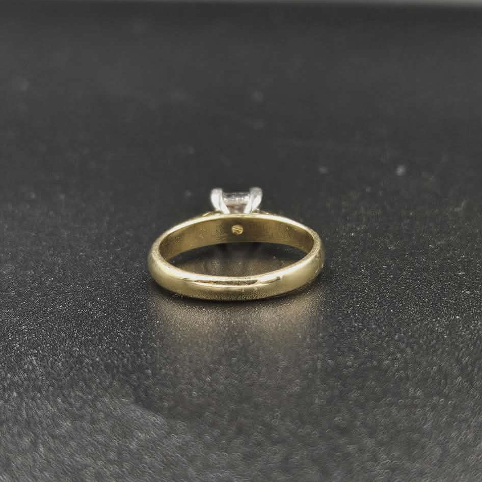 18ct Yellow Gold Diamond Ring