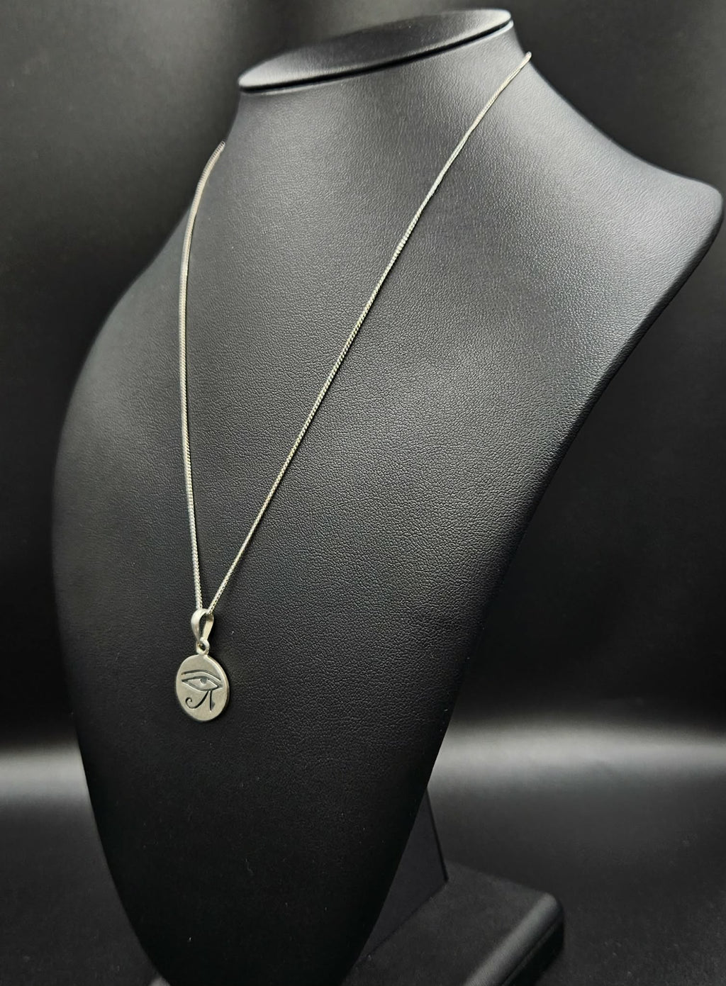 Silver Chain & Silver Eye Of Horus