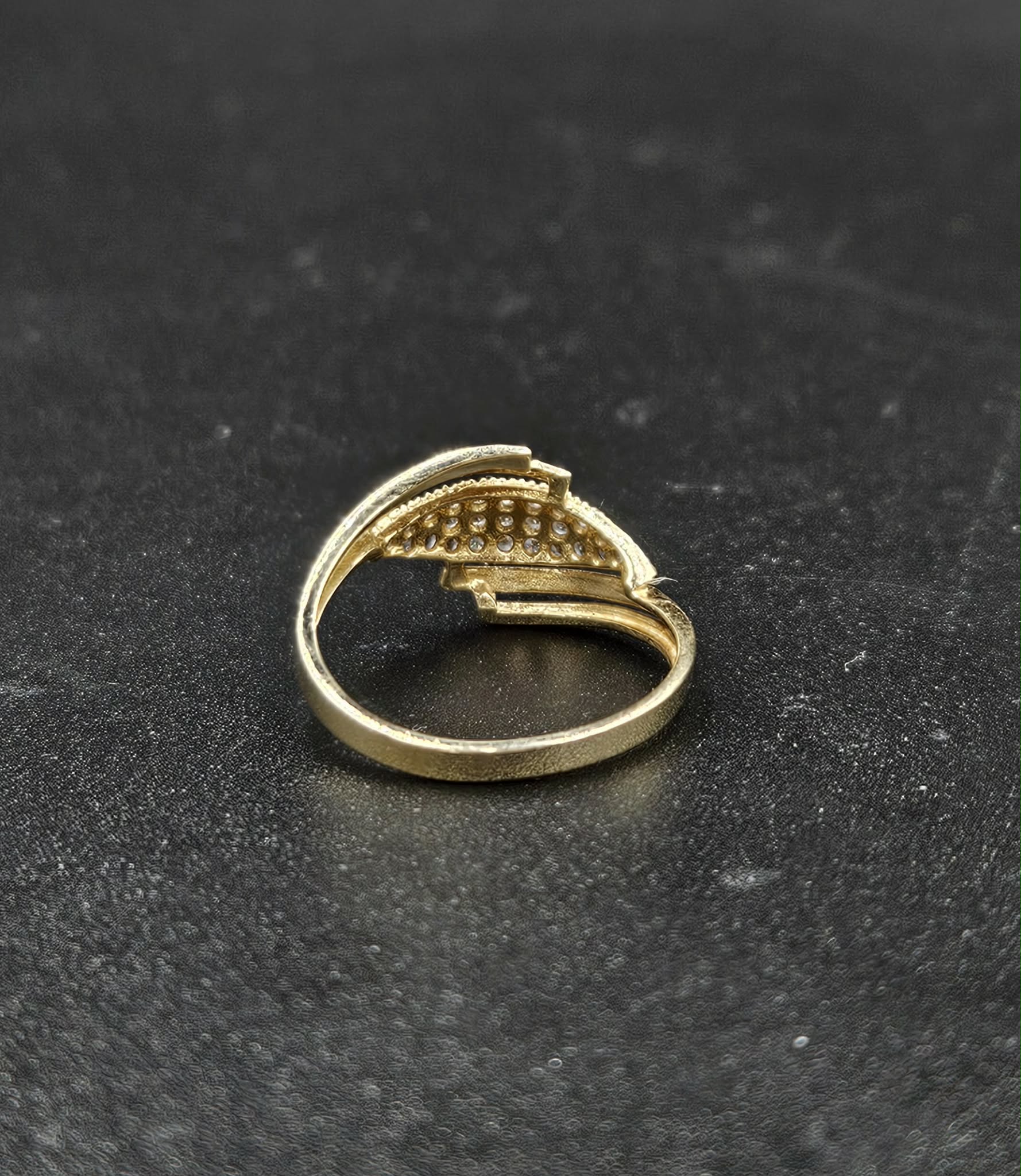 9ct Yellow Gold Diamond Eye Style Ring