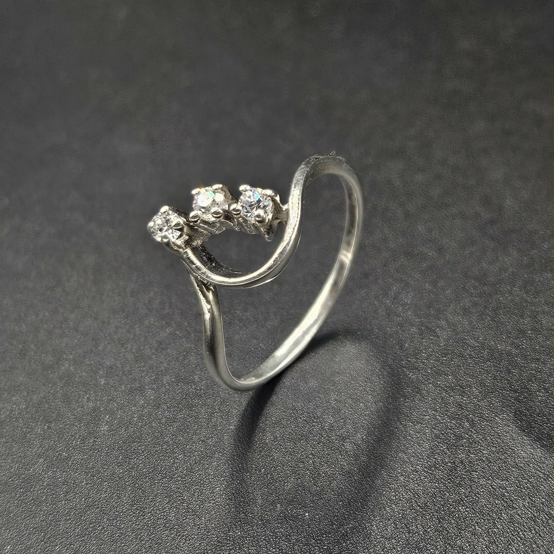 Silver Cubic Zirconia Ladies Ring