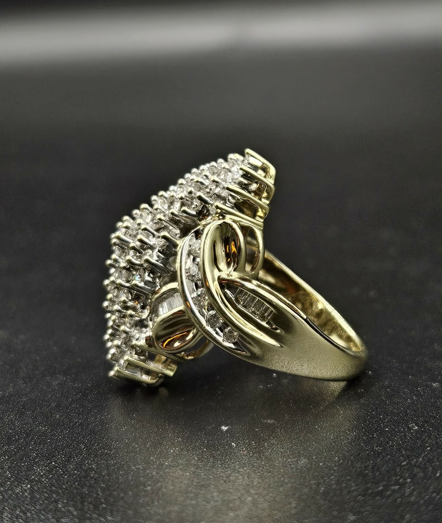 9ct Yellow Gold Diamond Dress Ring