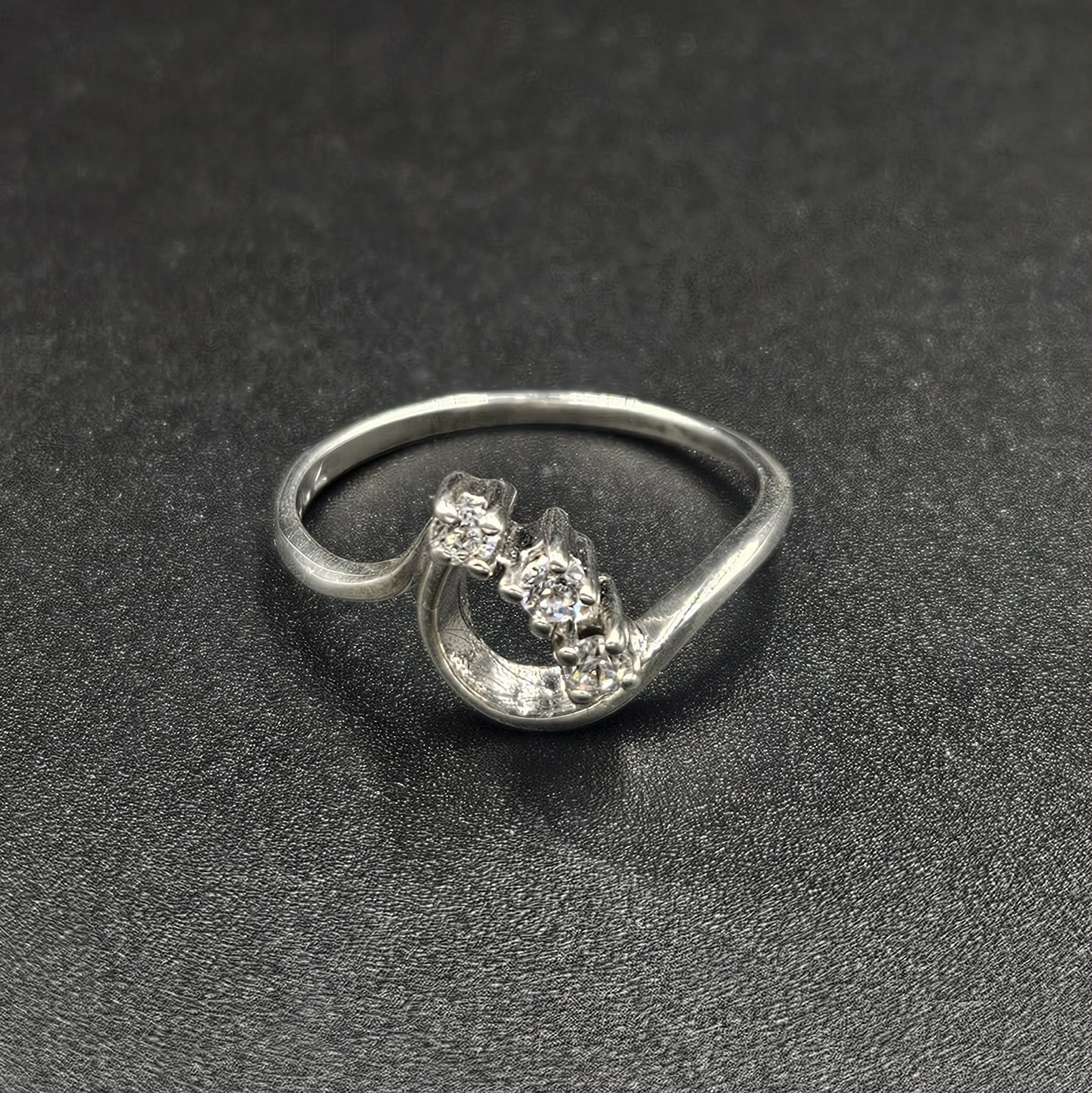 Silver Cubic Zirconia Ladies Ring