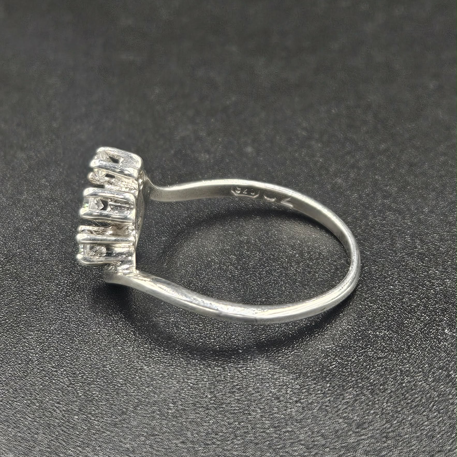 Silver Cubic Zirconia Ladies Ring