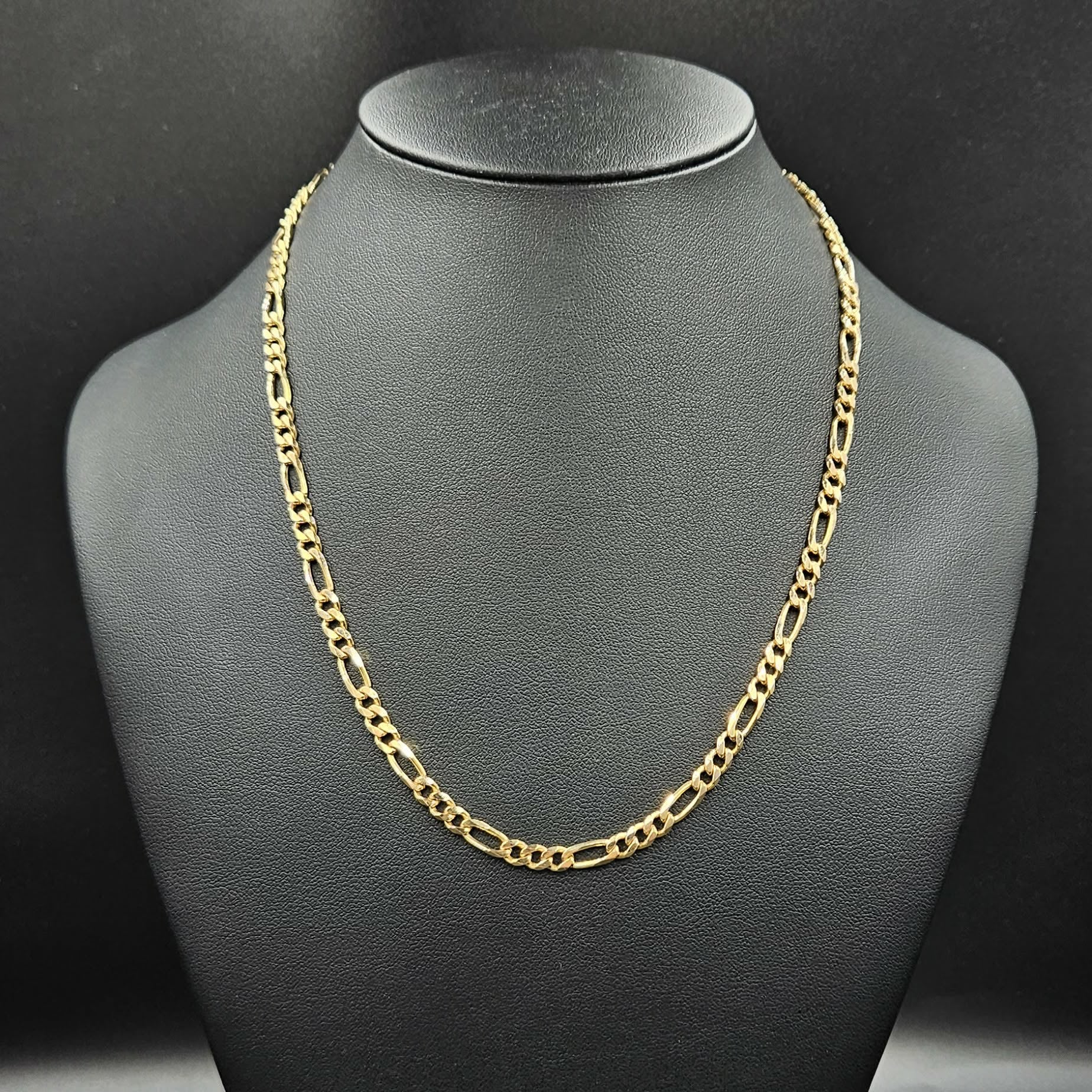 9ct Yellow Gold Figaro Style Chain