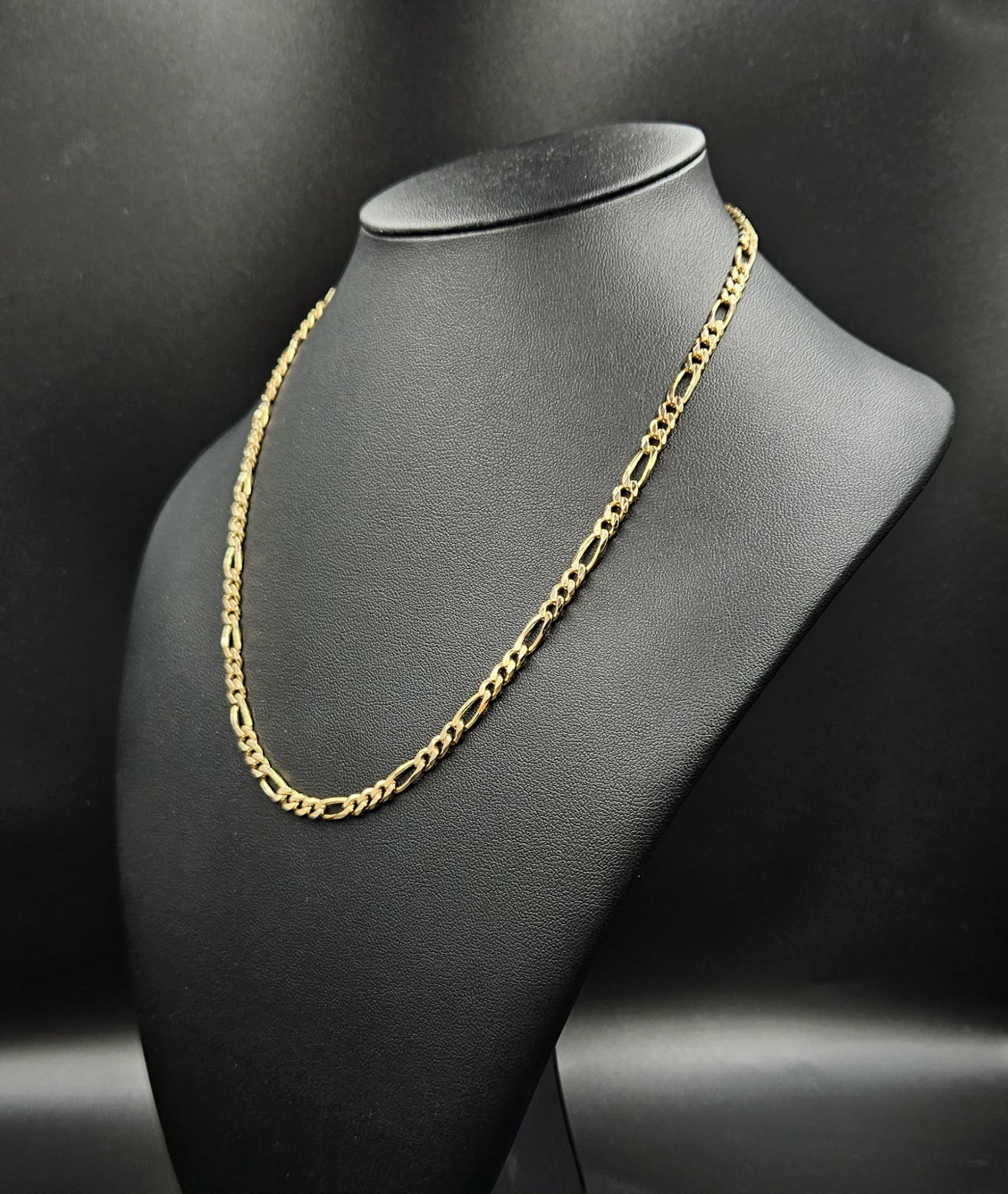 9ct Yellow Gold Figaro Style Chain