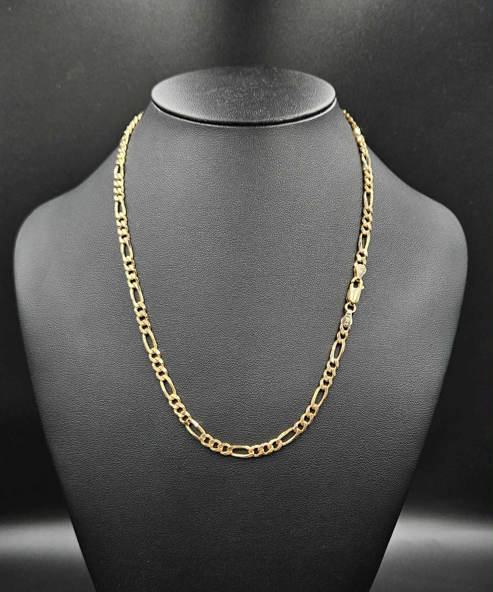 9ct Yellow Gold Figaro Style Chain