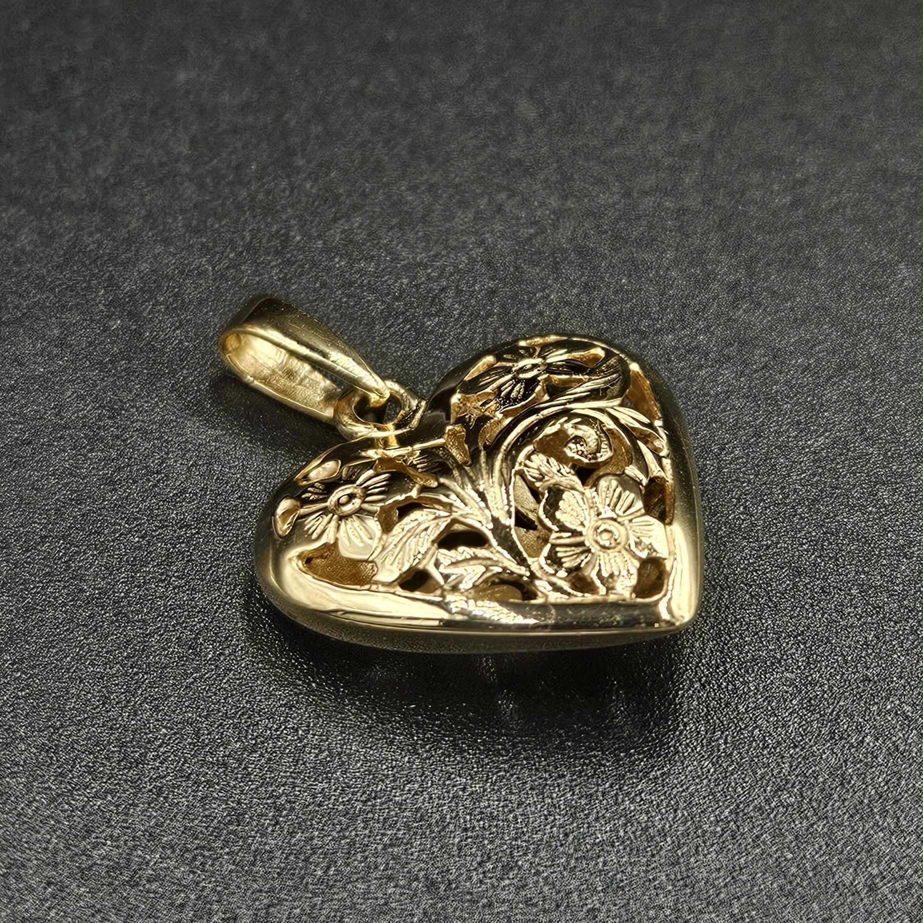 9ct Yellow Gold Floral Heart Pendant