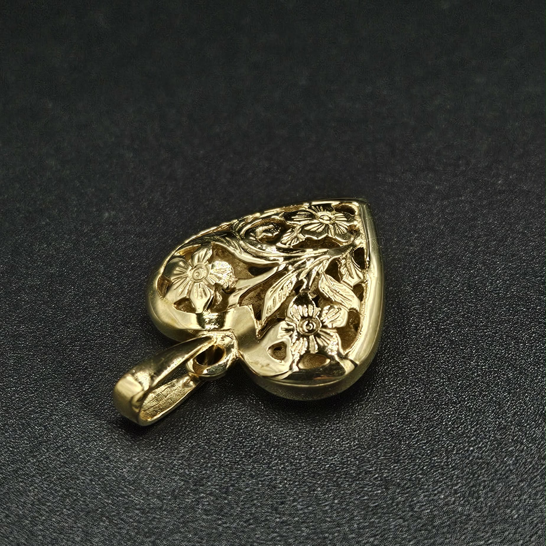 9ct Yellow Gold Floral Heart Pendant