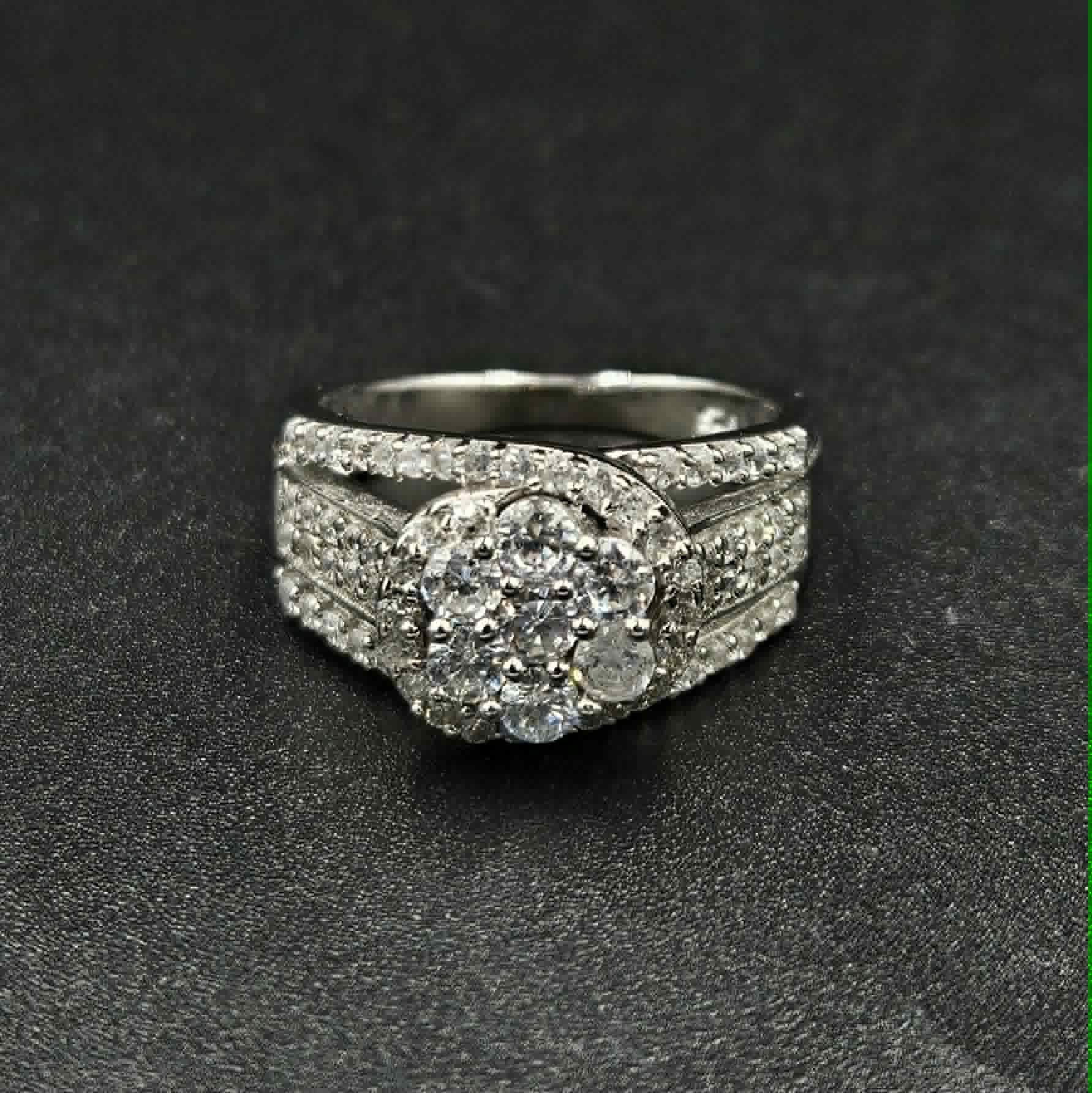 Brand new, Sterling Silver 925 Cubic Zirconia Flower Inspired Ring