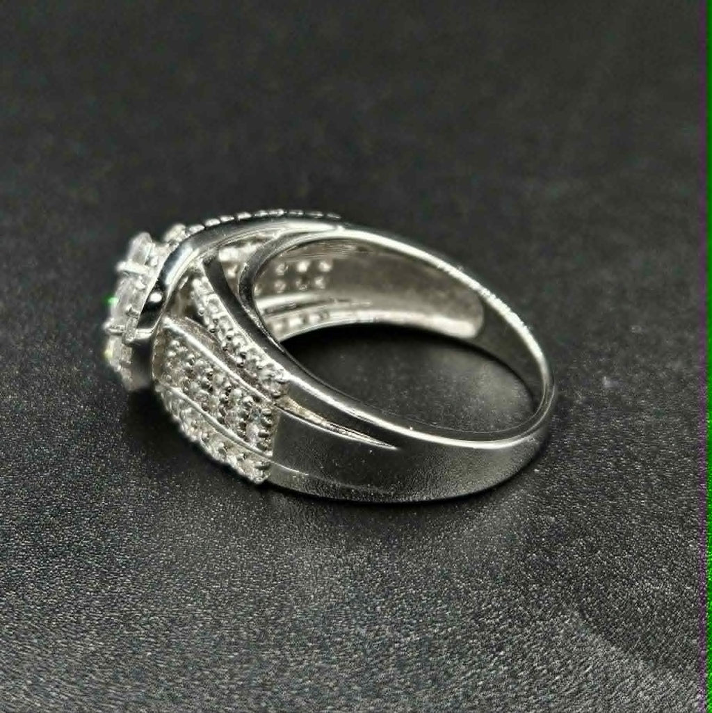 Brand new, Sterling Silver 925 Cubic Zirconia Flower Inspired Ring