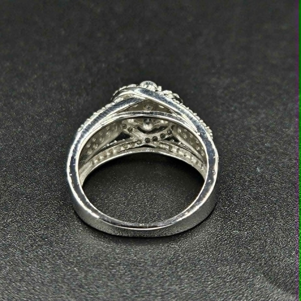 Brand new, Sterling Silver 925 Cubic Zirconia Flower Inspired Ring