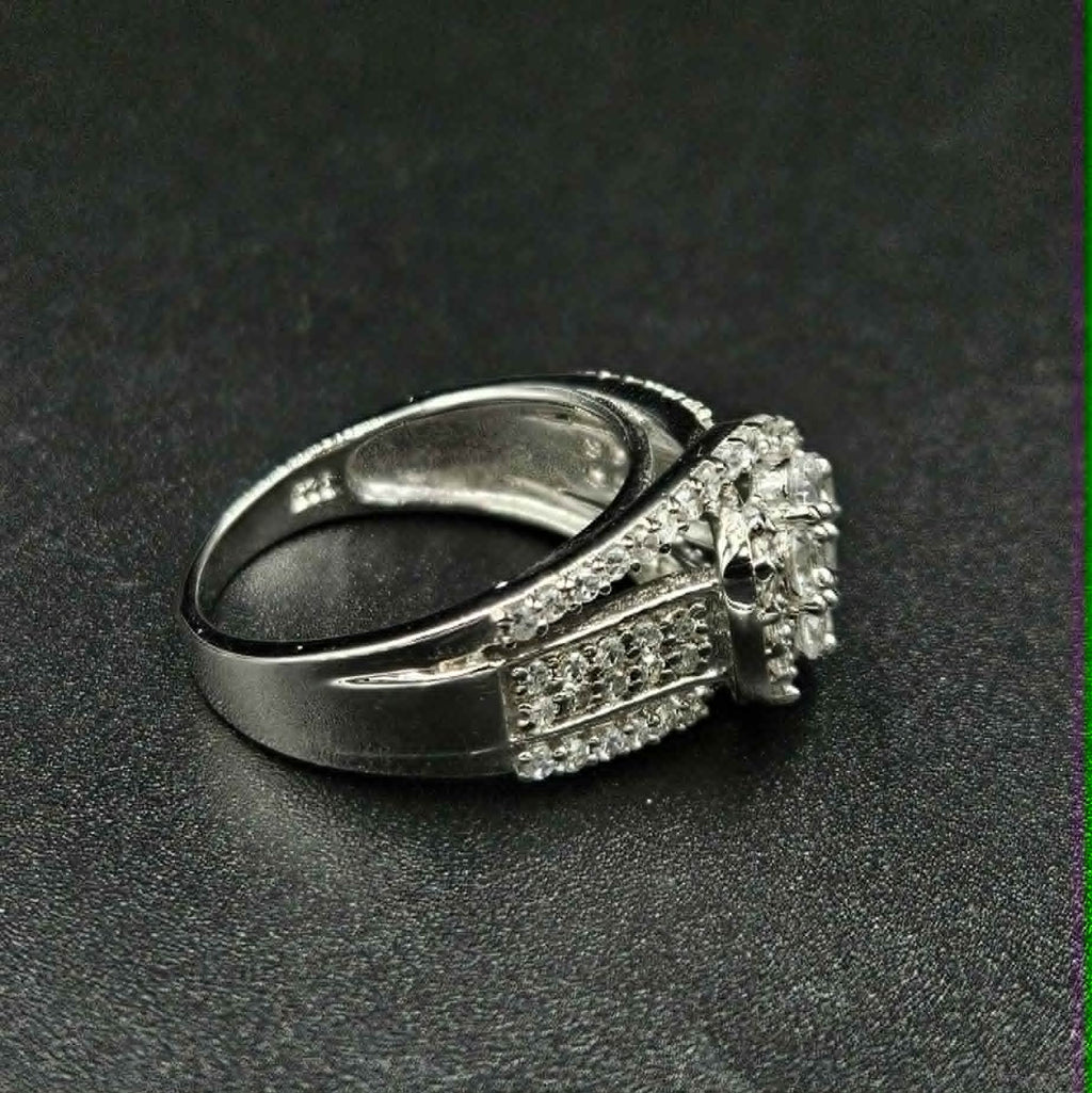 Brand new, Sterling Silver 925 Cubic Zirconia Flower Inspired Ring