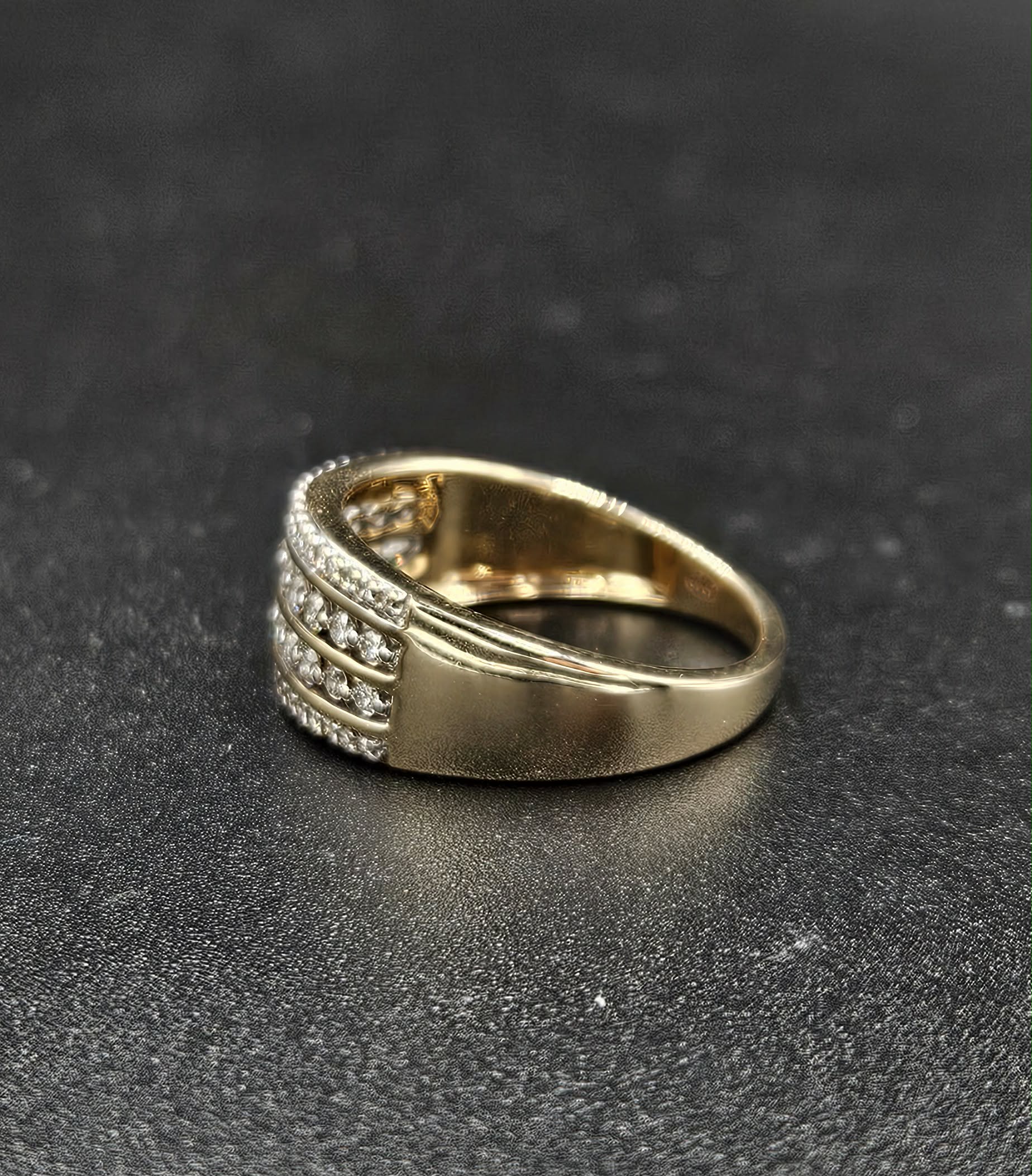 9ct Yellow Gold Diamond Ring