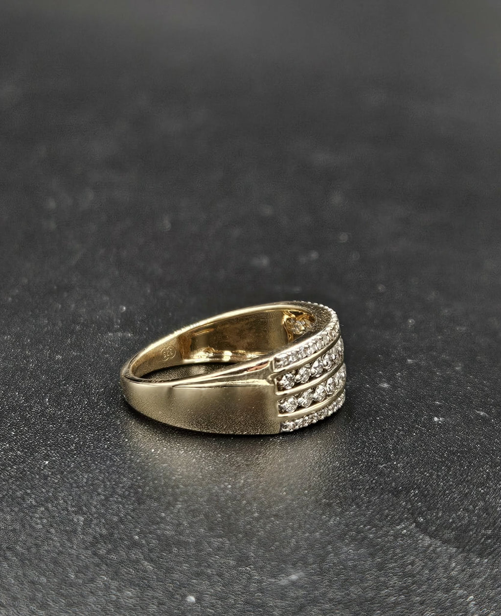 9ct Yellow Gold Diamond Ring