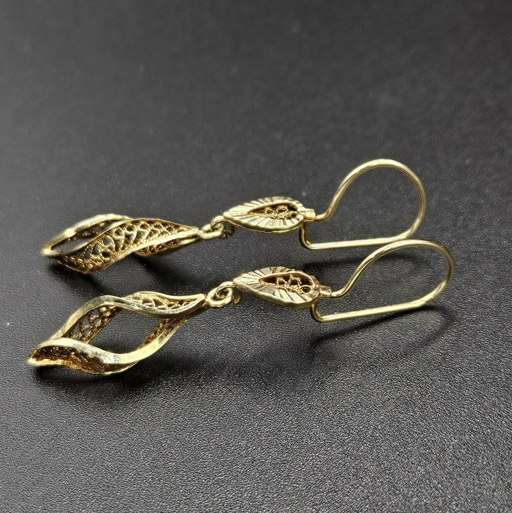 9ct Yellow Gold Dangle earrings