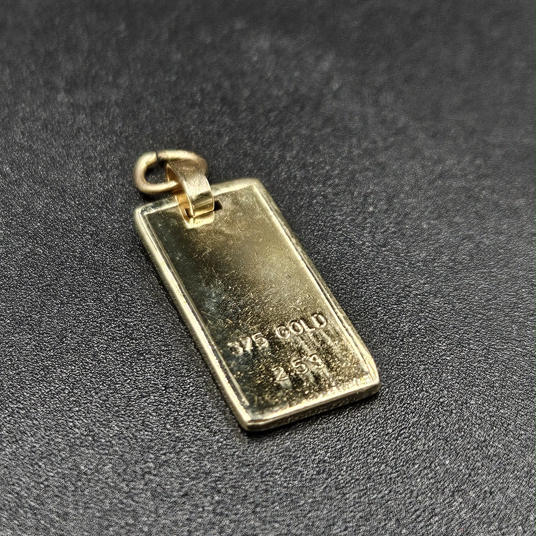 9ct Yellow Gold LEO Pendant