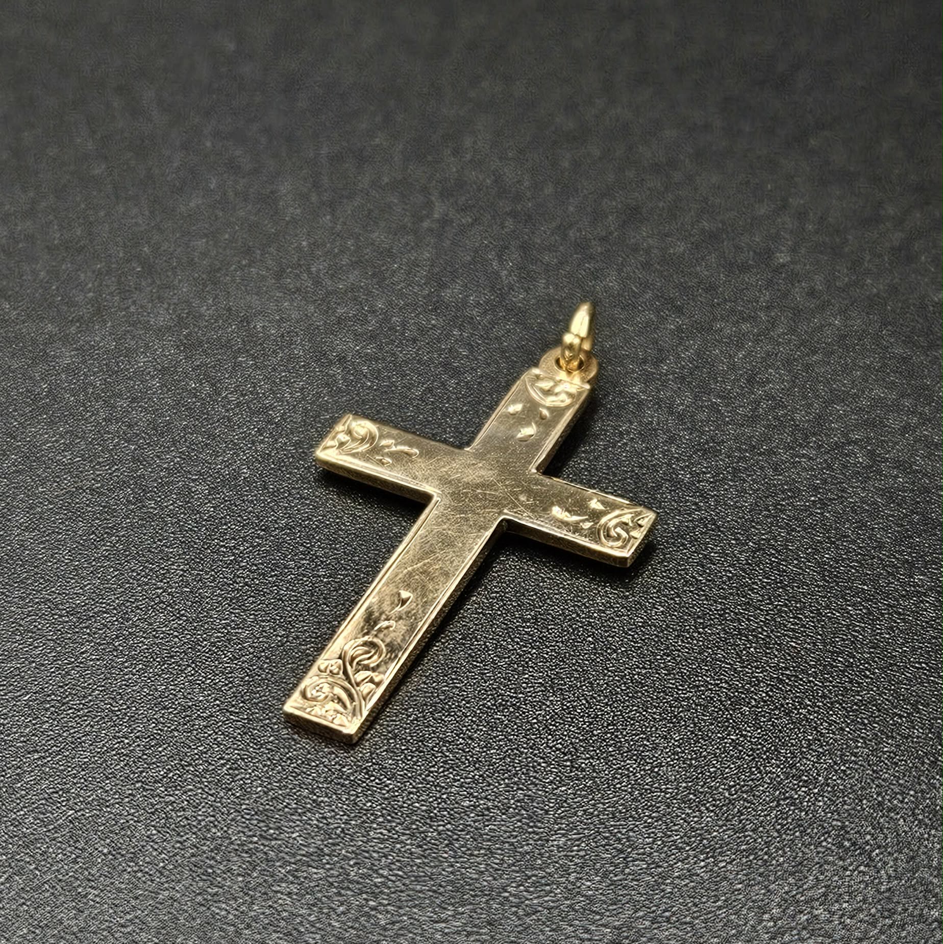9ct Yellow Gold Floral Design Cross Pendant