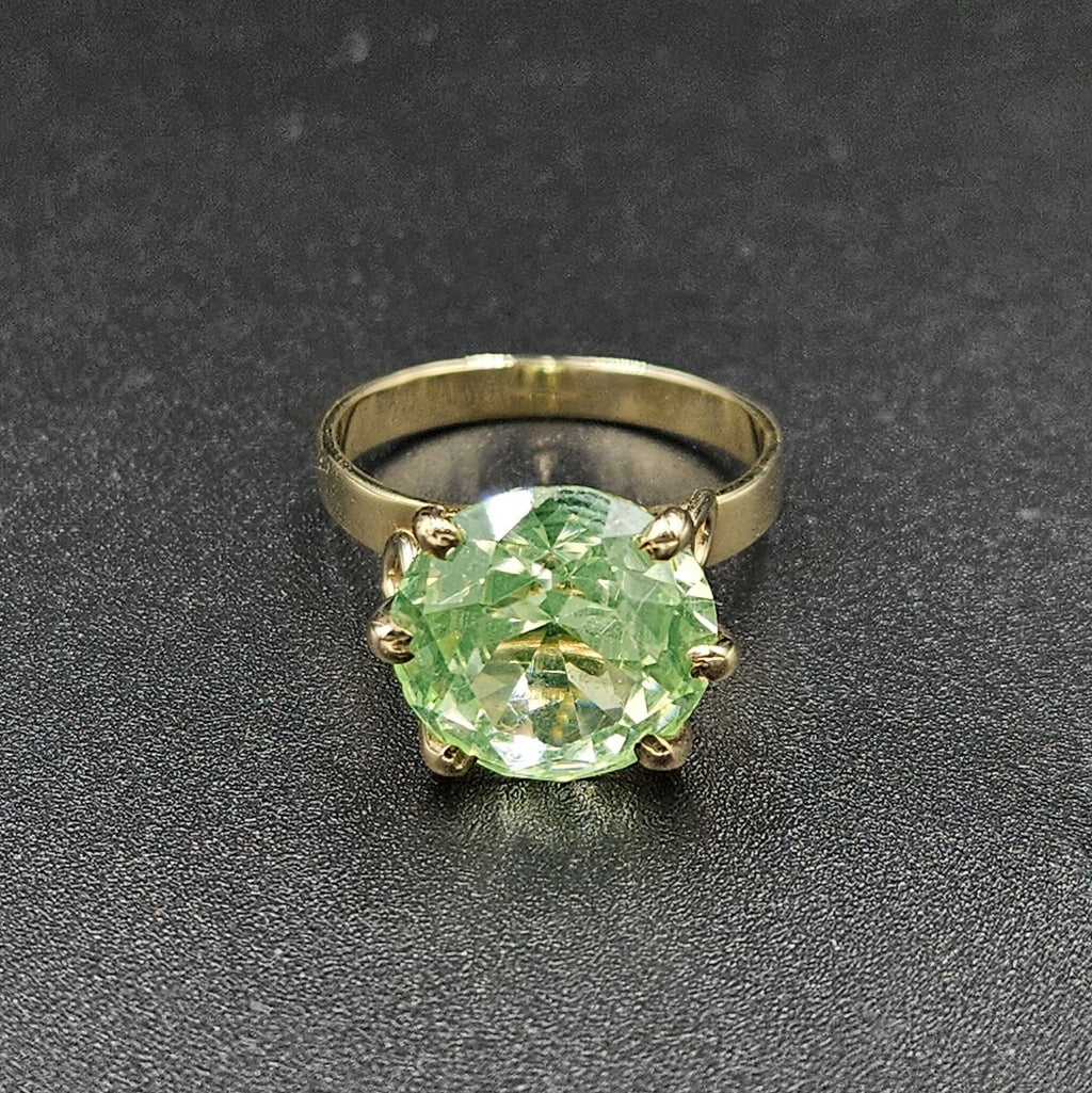 9ct Yellow Gold Green Stone