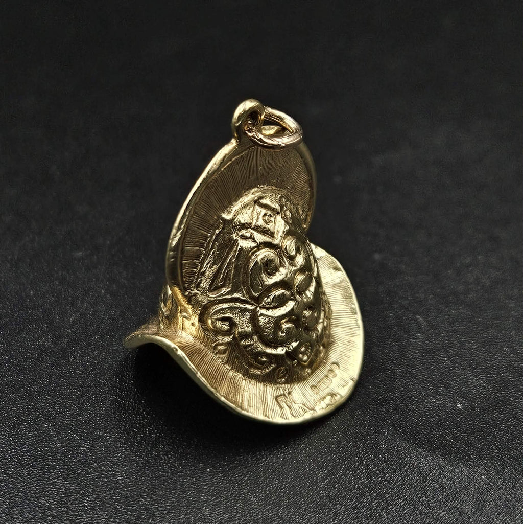 375 9ct Yellow Gold Vintage Hat Pendant / Charm