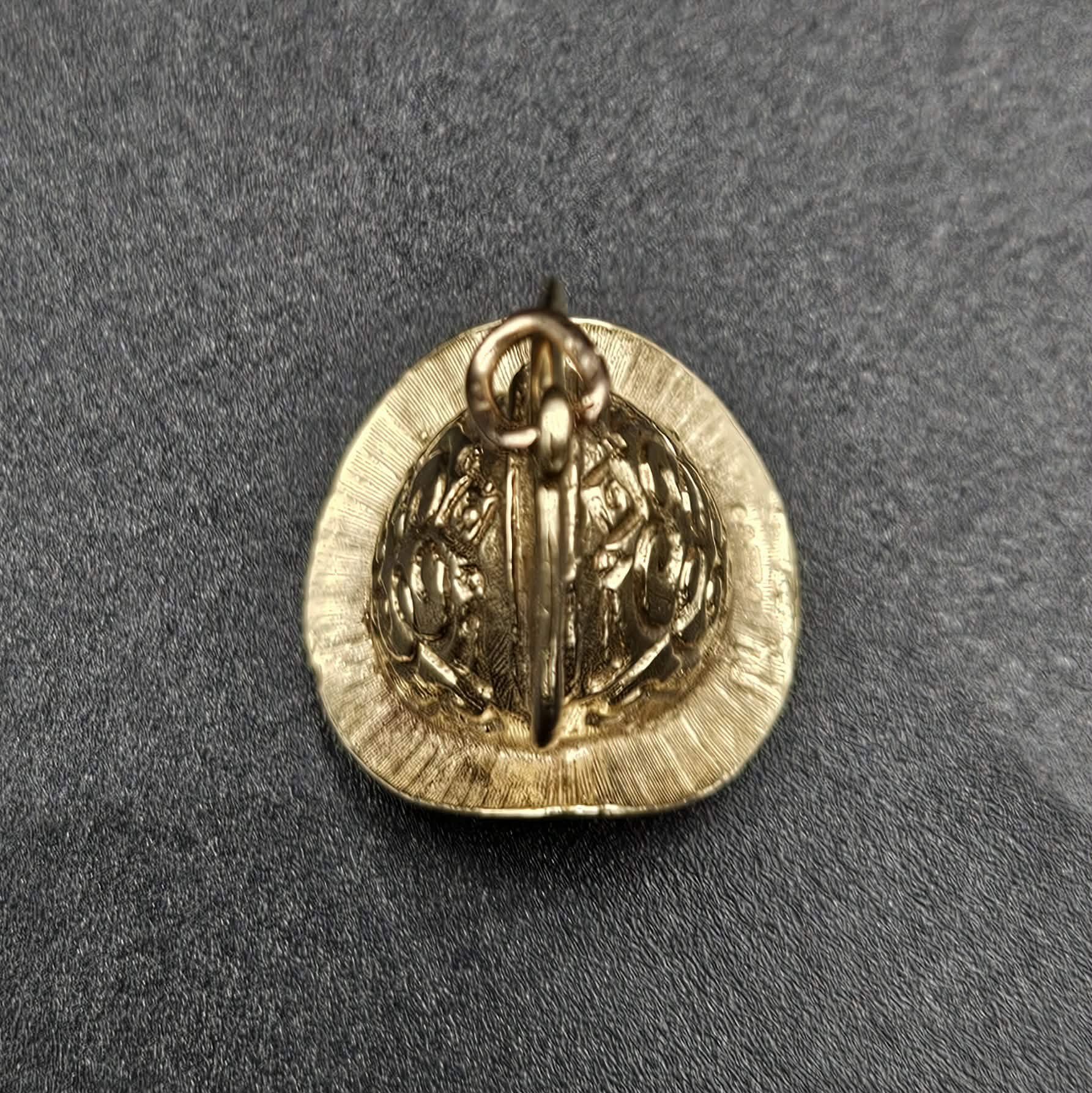 375 9ct Yellow Gold Vintage Hat Pendant / Charm