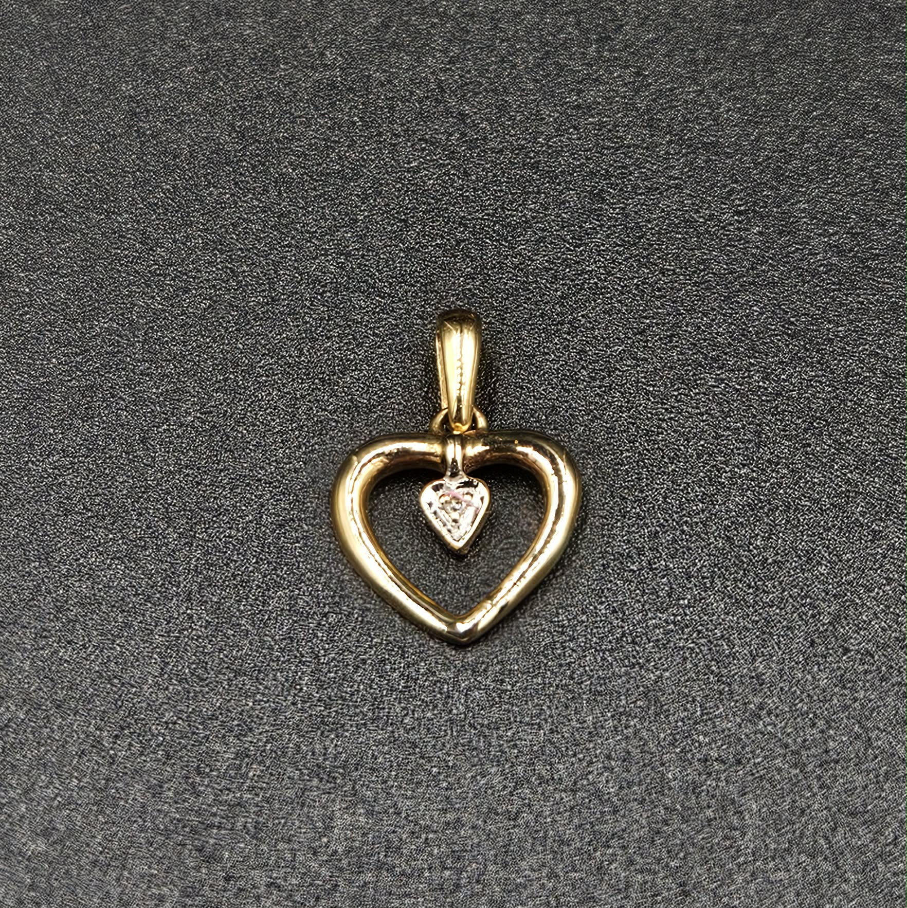 9ct Yellow Gold Diamond Heart Pendant