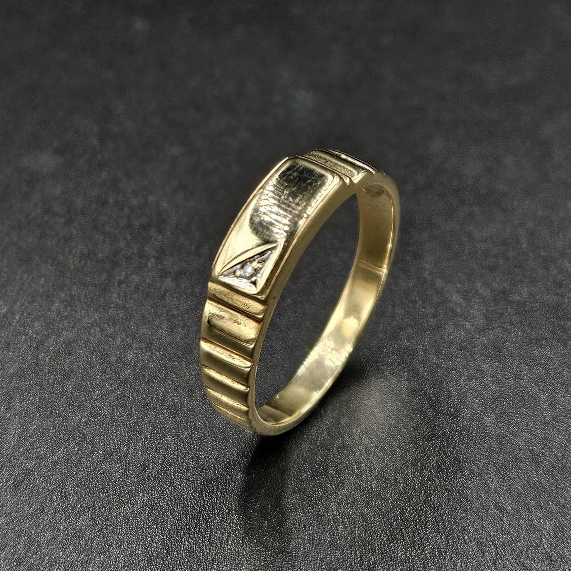 9ct Yellow Gold Diamond Mens Ring