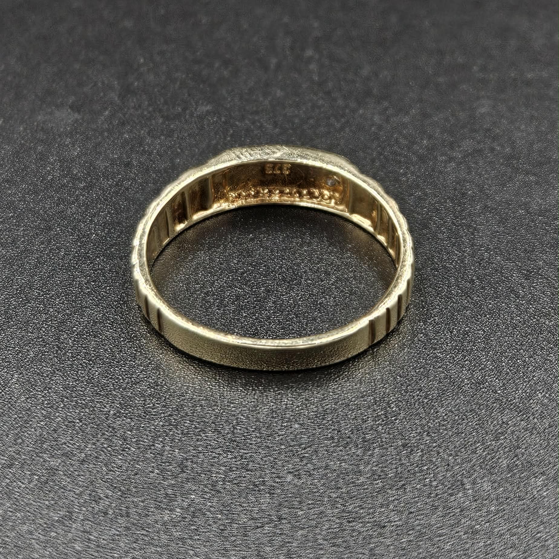 9ct Yellow Gold Diamond Mens Ring