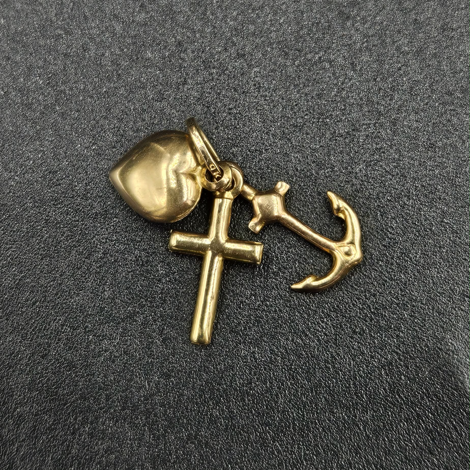 9ct Yellow Gold Hope, Love, Faith Pendant