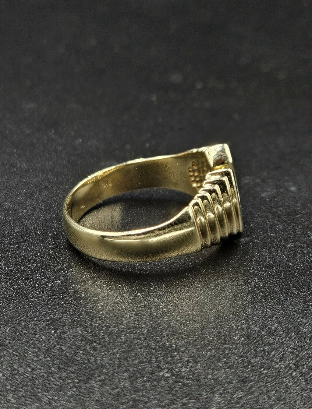 9ct Yellow Gold Diamond Horseshoe Ring