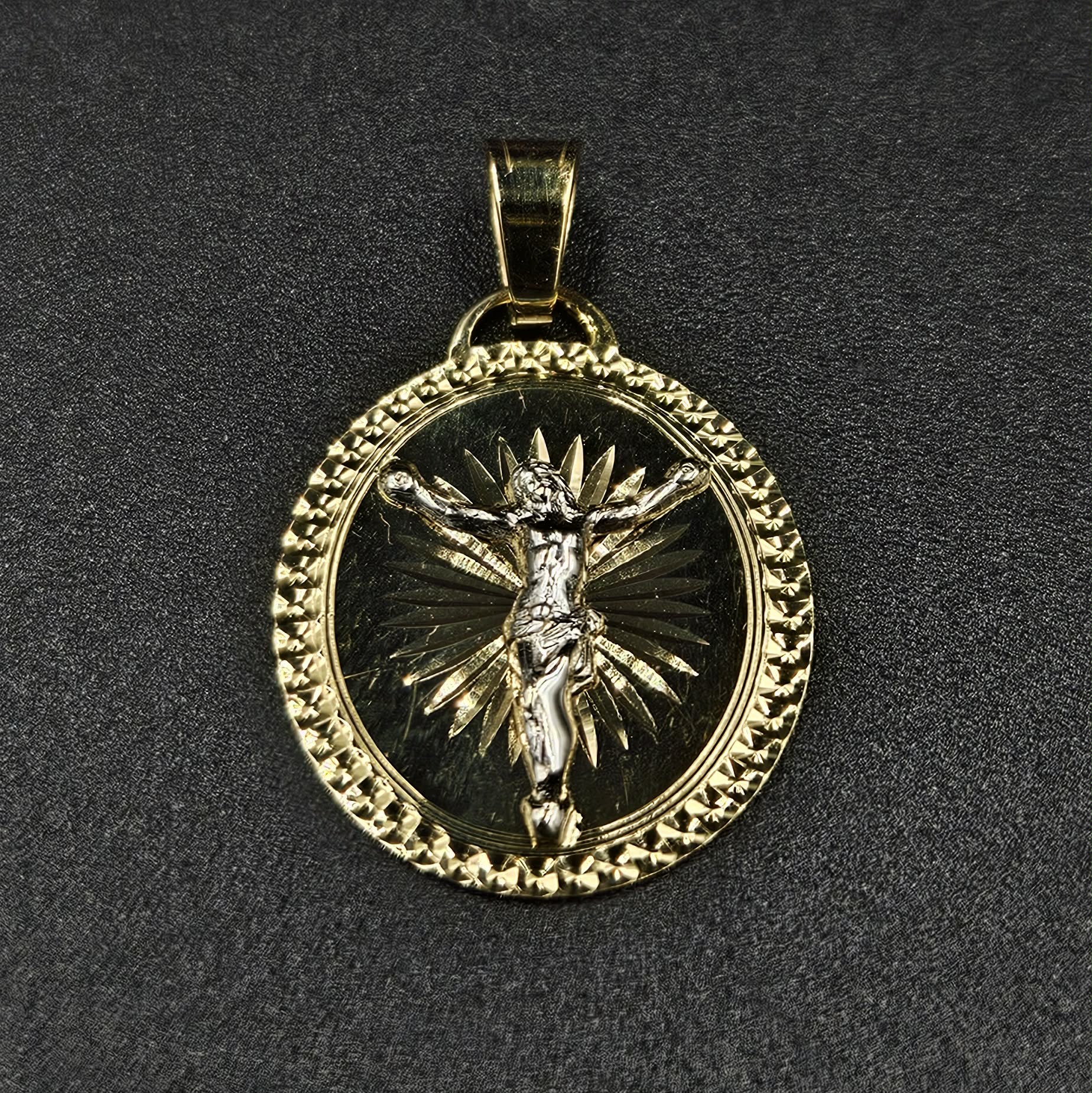 9ct Yellow & White Gold Jesus Pendant