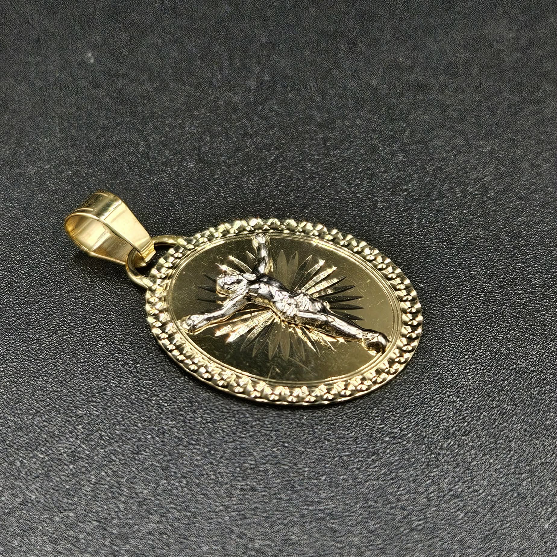 9ct Yellow & White Gold Jesus Pendant